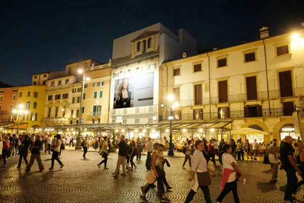 VERONA – Piazza Bra