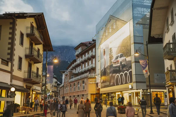 MAXI AFFISSIONE CORTINA D’AMPEZZO 140mq