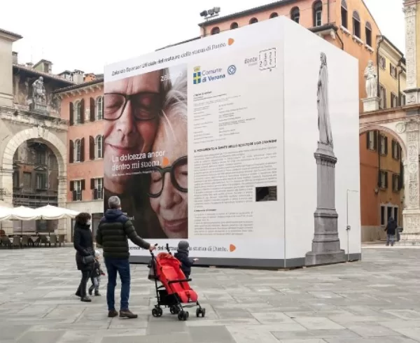 Affissione Zalando a sostegno del restauro della statua di Dante