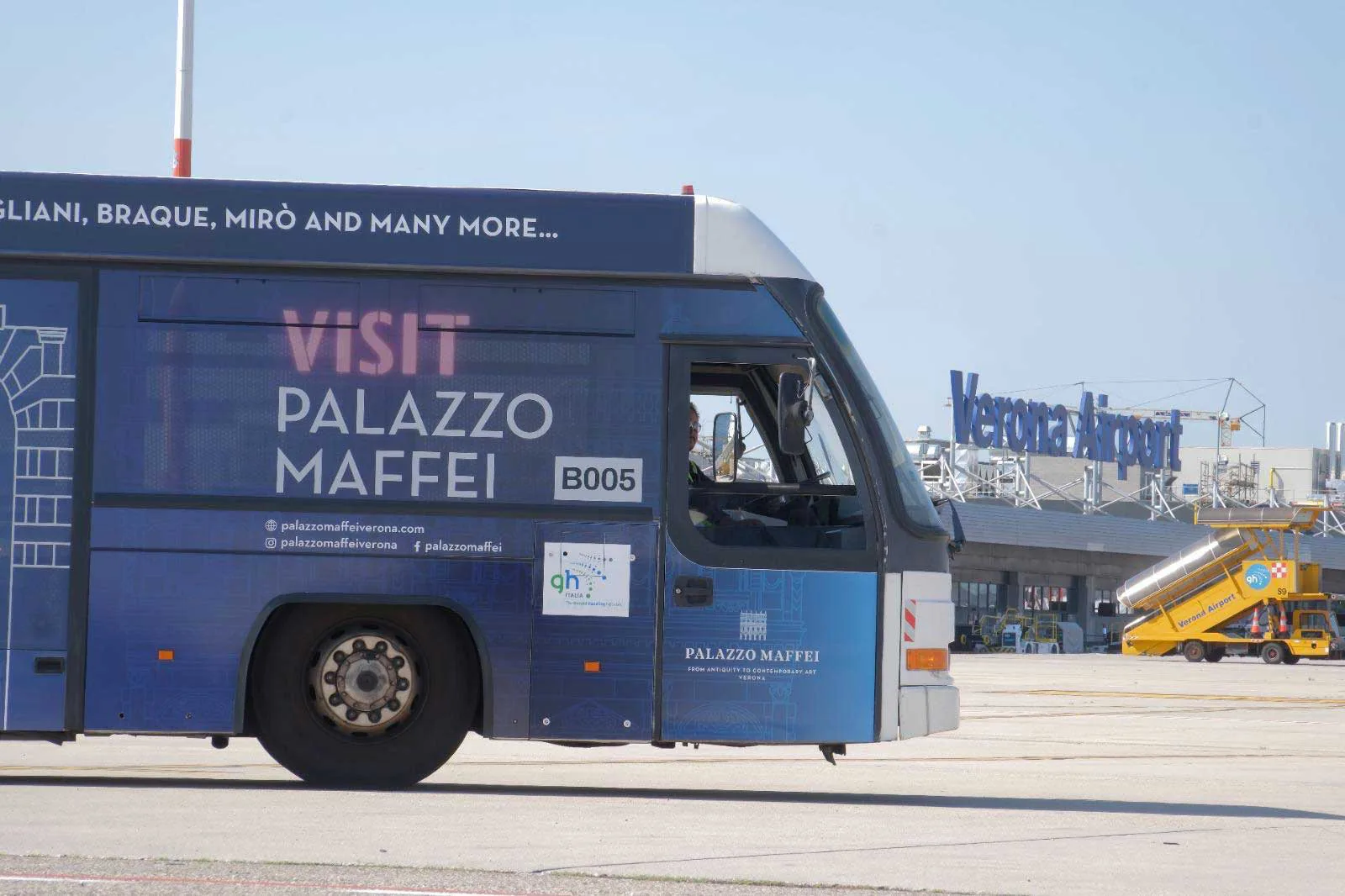 Bus-interpista-Aeroporto-Verona-Catullo